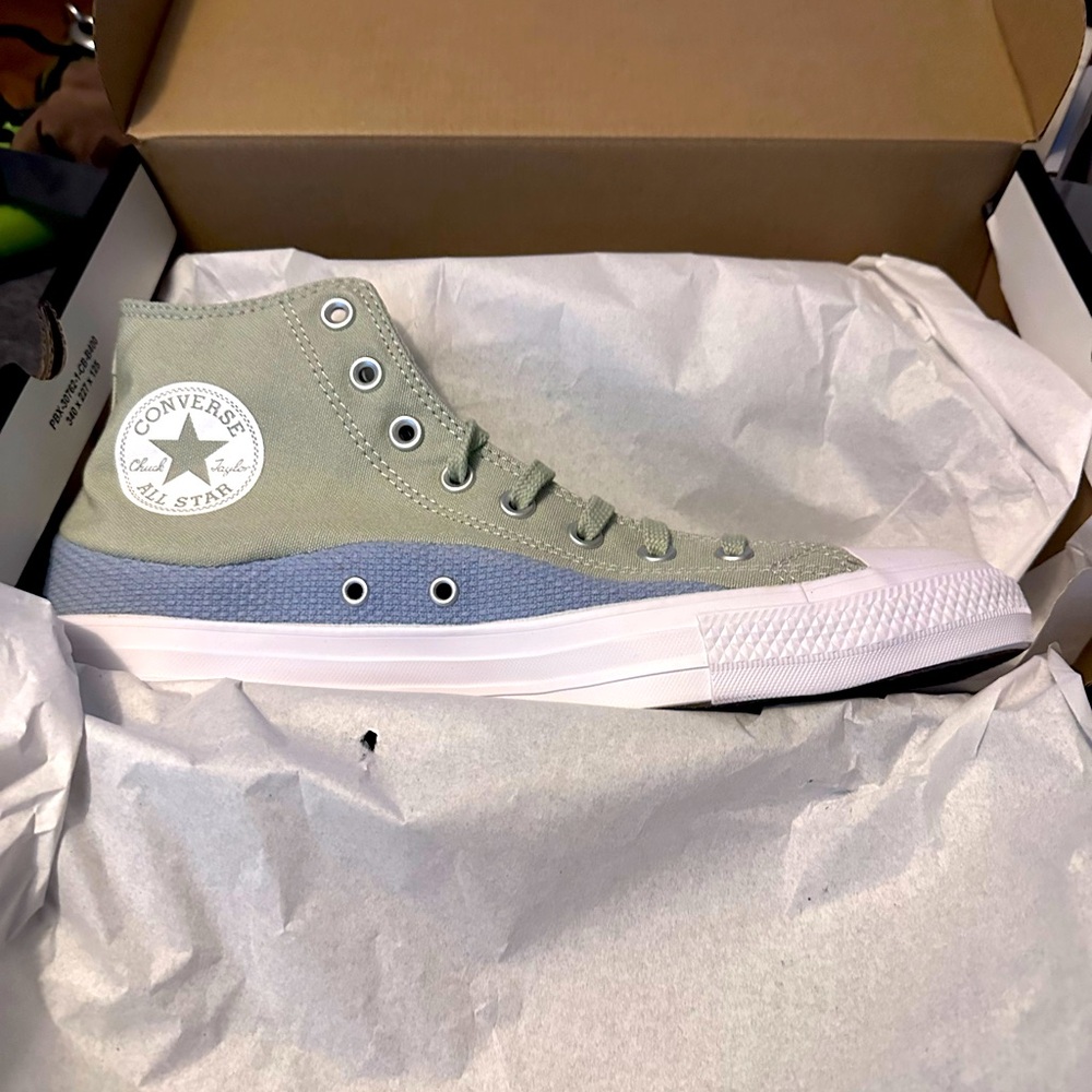 Mens size 10.5 mid top canvas limited edition converse New W Tags in box  *SALE